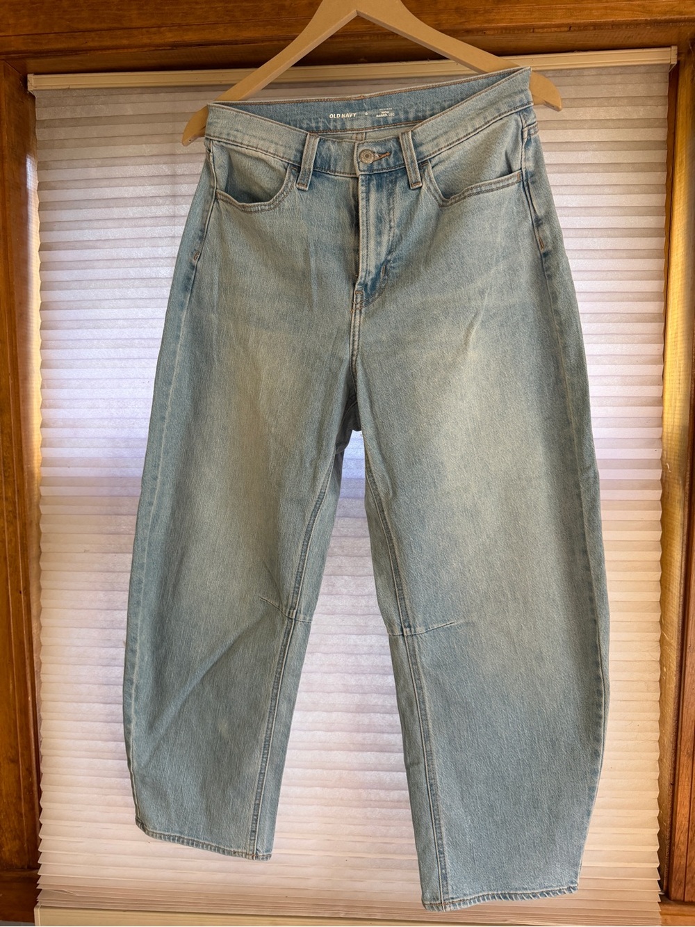 Old Navy Light Blue WOW Barrel leg Jeans 4 0174
